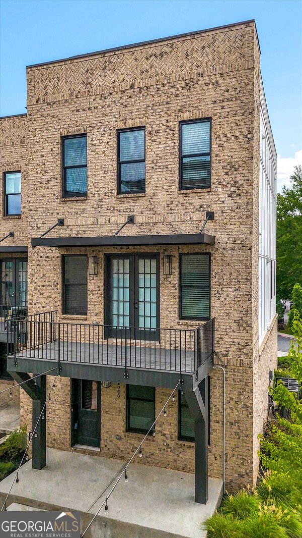 main picture of 1060 Robert Smalls Way, Atlanta