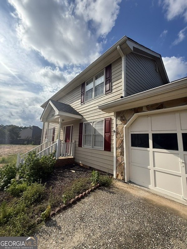 1726 Ridgedale Drive Snellville