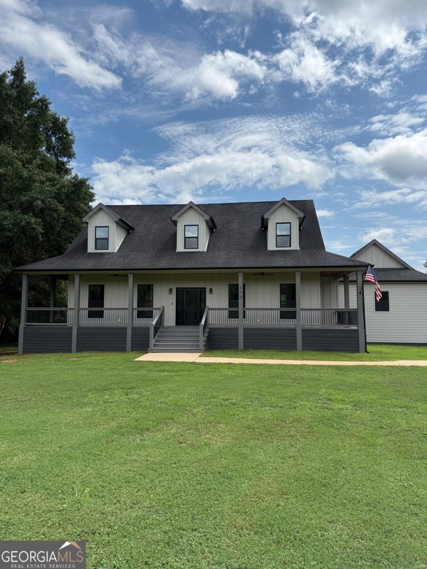 496 davis road, Arcade