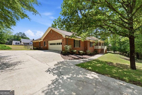 379 Clyde Court, Mcdonough