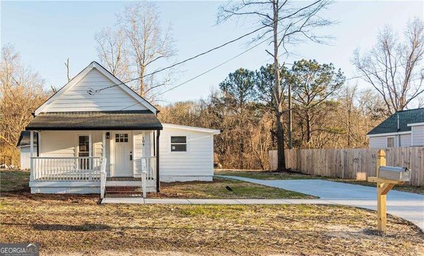 104 Sargent Kennon Street Newnan
