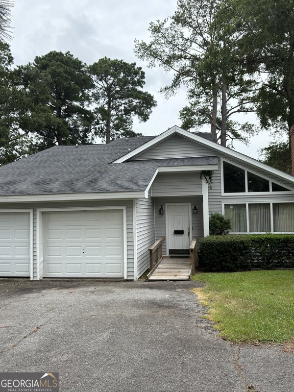 207 Lakeshore Circle Milledgeville