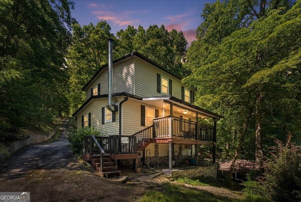 21 River Road, Woodland