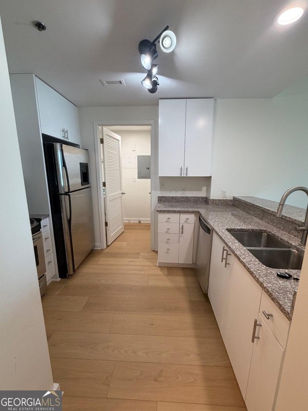 3338 Peachtree Road, Atlanta
