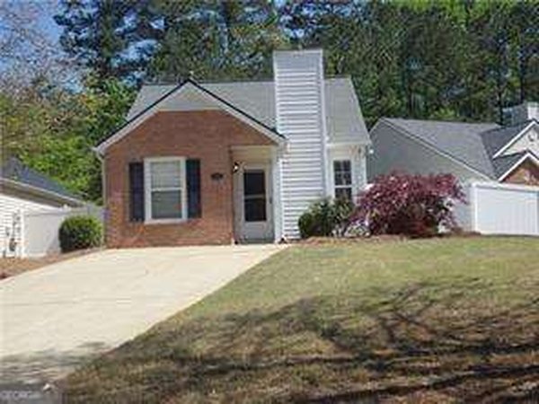 100 Kincade Court, Woodstock