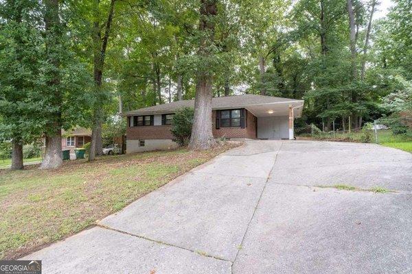 4642 Bartlett Road, Forest Park