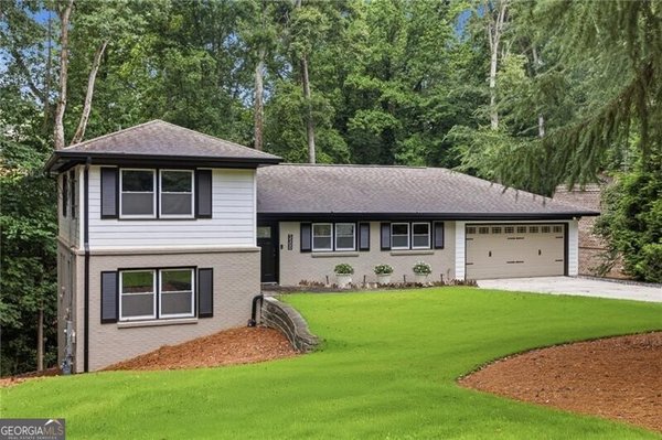 5500 Sherrell Drive, Sandy Springs
