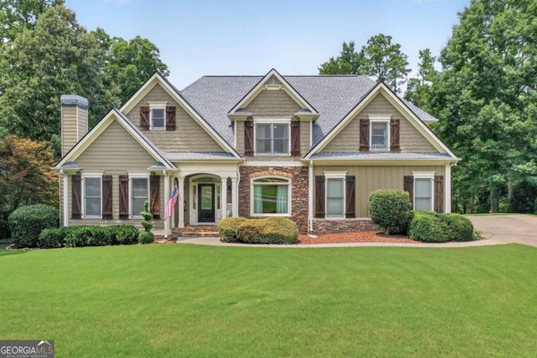 209 Amberleigh Circle, White
