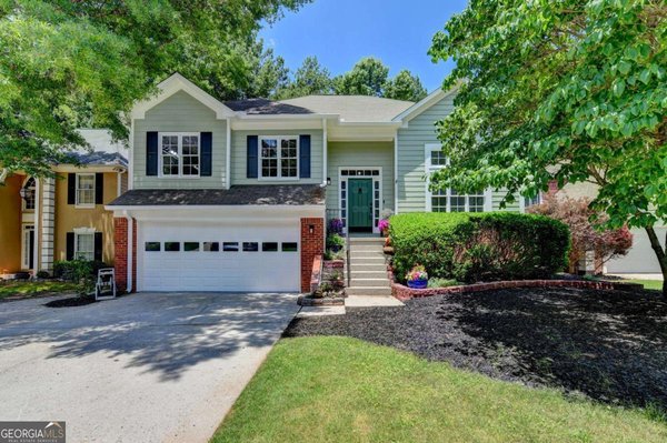 1590 Misty River Run, Roswell