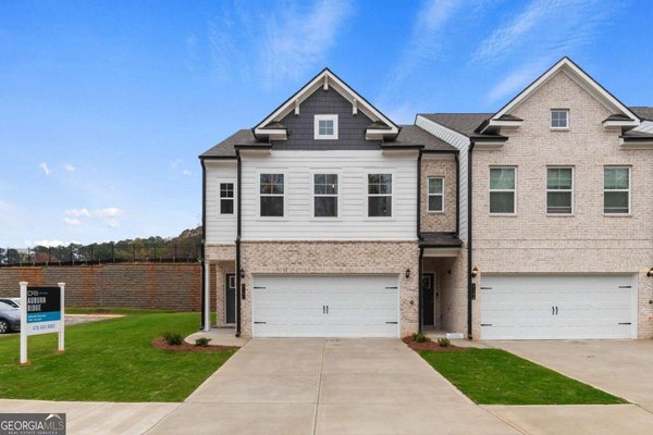 851 Eagle Avenue, Riverdale