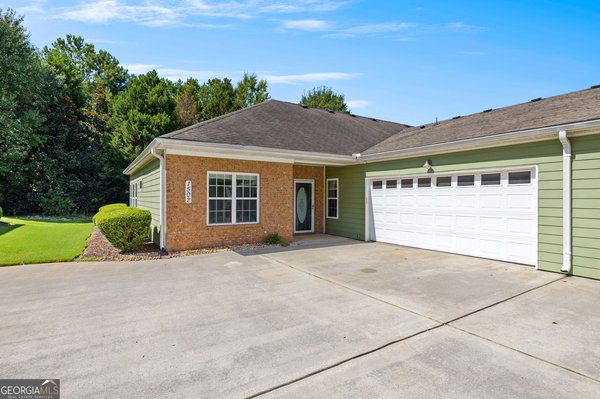 1502 Commonwealth Circle, Newnan
