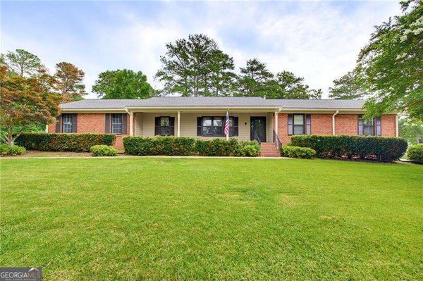 8940 Country Club Drive, Douglasville