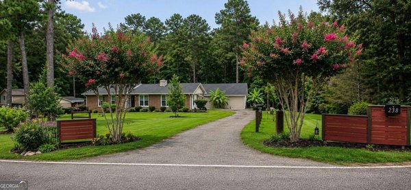 238 Wedgewood Circle, Newnan