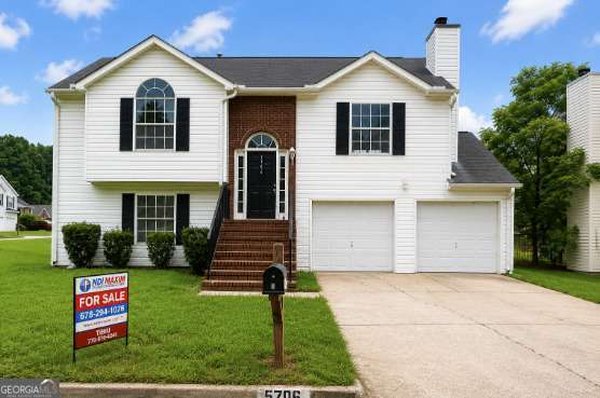 5706 Hidden Brook Circle, Atlanta