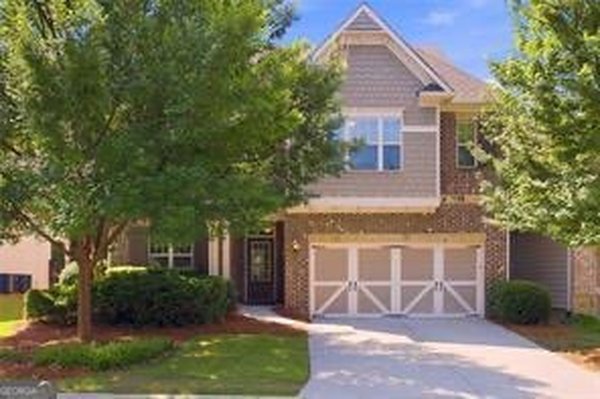 1020 Roswell Manor Circle Roswell