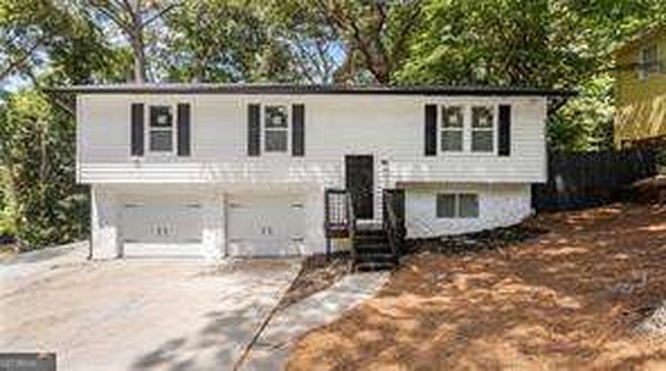 3291 Wintercreeper Drive Lithonia