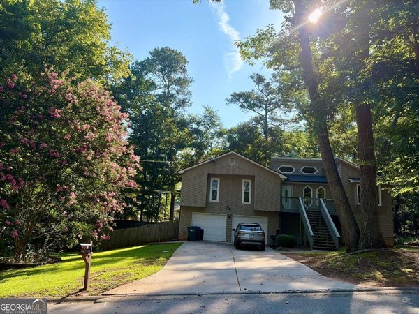 52 Omega Drive, Lawrenceville