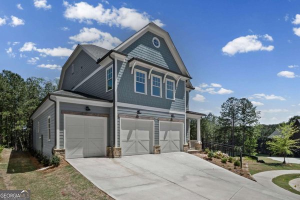 708 Woodlake Court, Canton