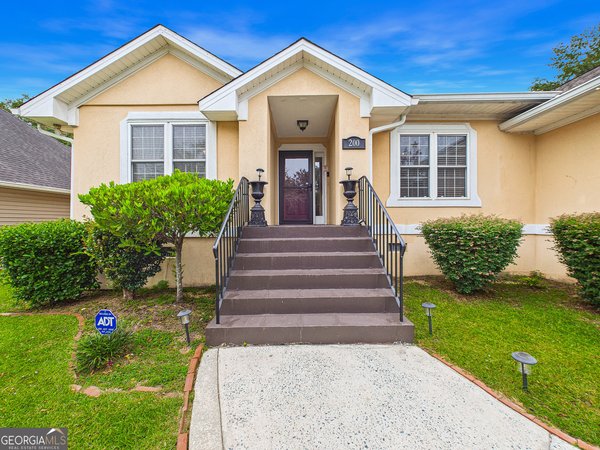 200 Autumn Trace Court, Macon