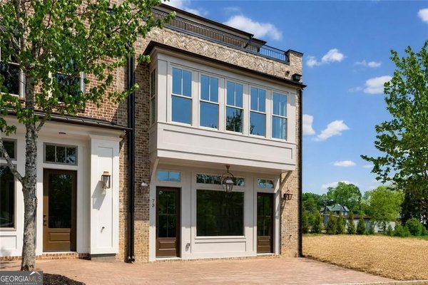 73 Bourbon Street, Senoia