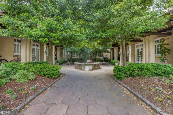 754 Juniper Street, Atlanta