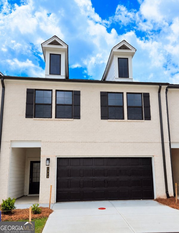 1323 Farmers Loop, Austell
