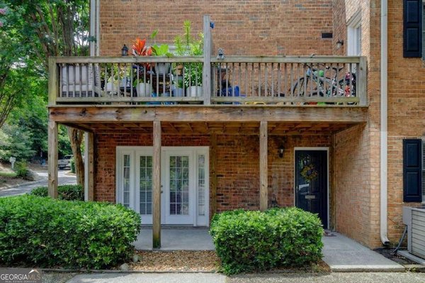main picture of 6520 Roswell Road, Sandy Springs