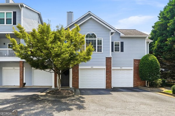 509 Vinings Forest Court, Smyrna