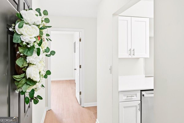 main picture of 300 Johnson Ferry Road, Sandy Springs