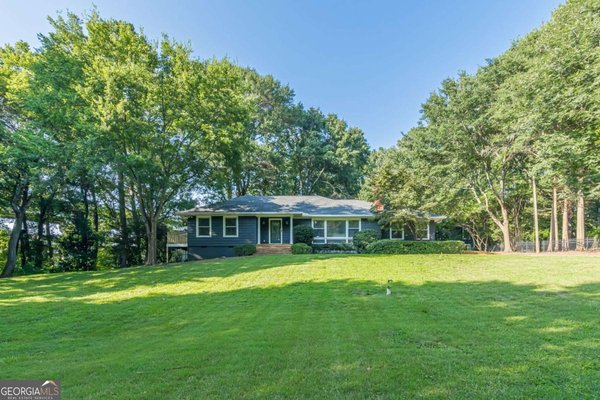 1040 Lindridge Drive Atlanta