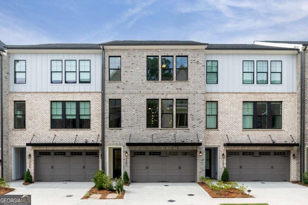 1136 Panorama Drive Brookhaven