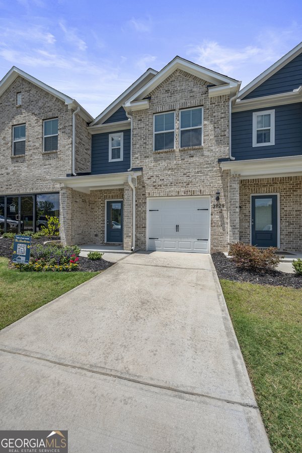 3964 Hidden River Lane, Oakwood