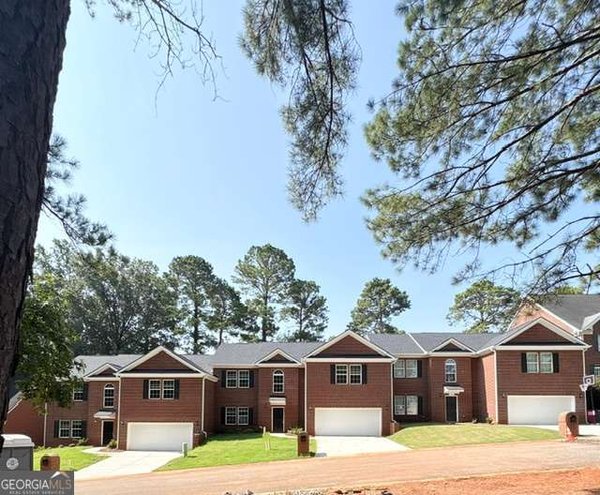 120 Hampton Way, Macon