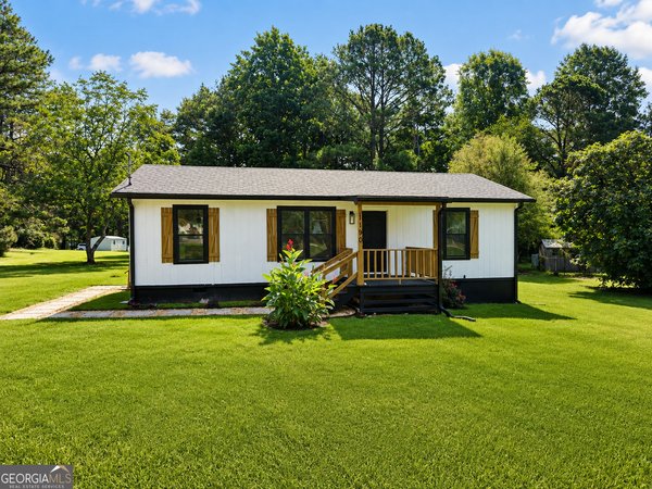 1190 Johnson Road Senoia