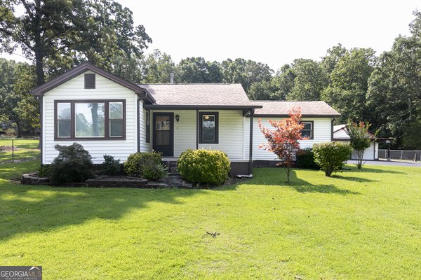 3186 Highway 411 White