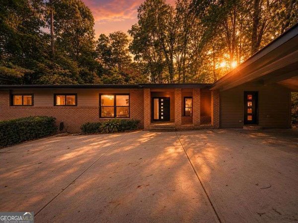 3868 Allsborough Drive, Tucker