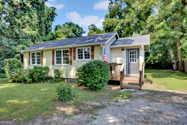 131 Johnson Street Newborn