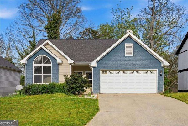 694 Shore View Lithonia