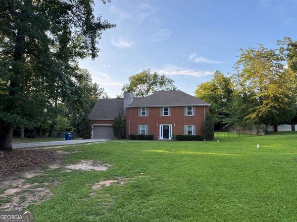 760 Kings Crest Court, Fairburn