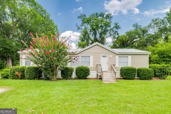 437 Burkhalter Circle, Claxton