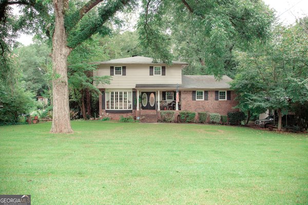 921 Crystal Drive, Thomaston