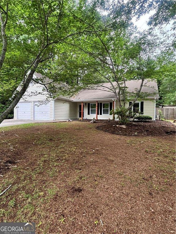 1135 Burning Bush Drive, Loganville