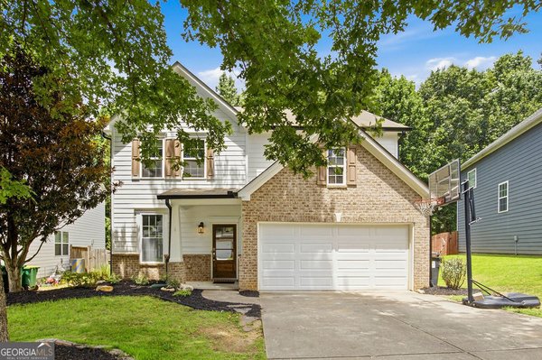 560 Crestmont Lane, Canton