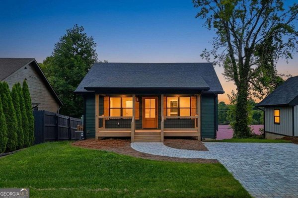 318 Second Street, Blue Ridge