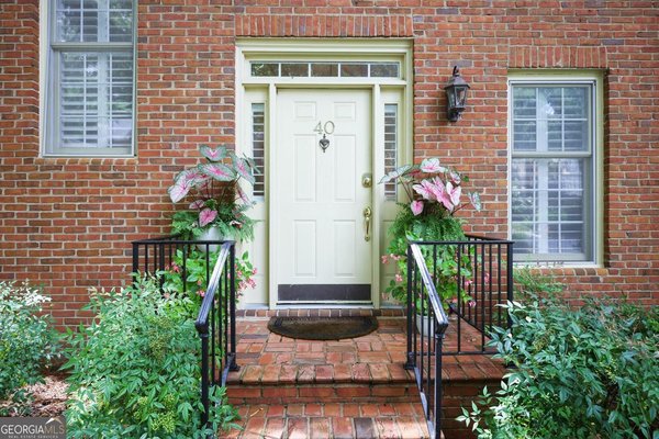 main picture of 40 Ivy Chase, Atlanta