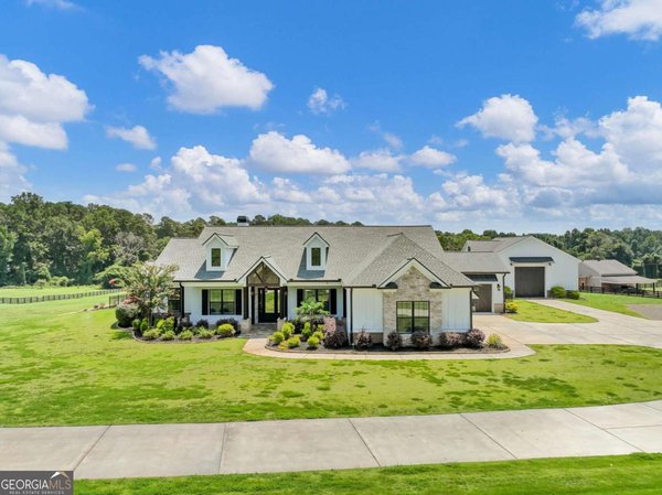 main picture of 1044 Austin Road, Winder