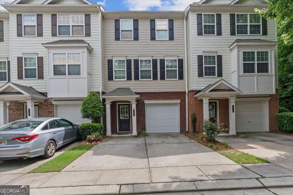 6720 Stoneleigh Way Mableton