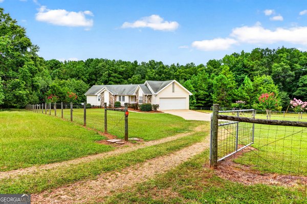 2575 Luella Road, Locust Grove