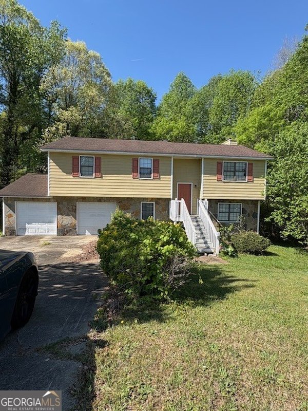 355 Lori Lane, Riverdale