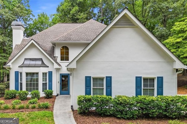 181 Lake Drive Roswell